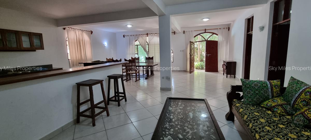 Serviced 3 Bed Apartment with En Suite at La-Marina Mtwapa - 10