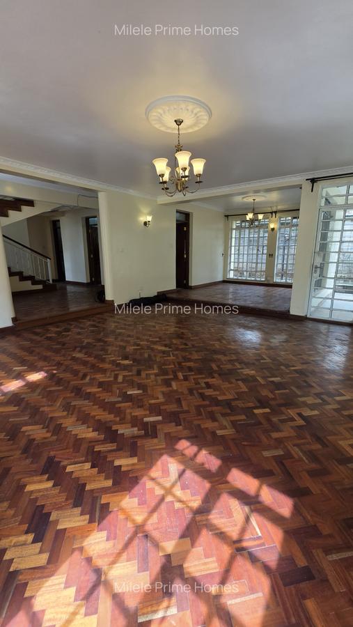 5 Bed Villa with En Suite in Lavington - 2