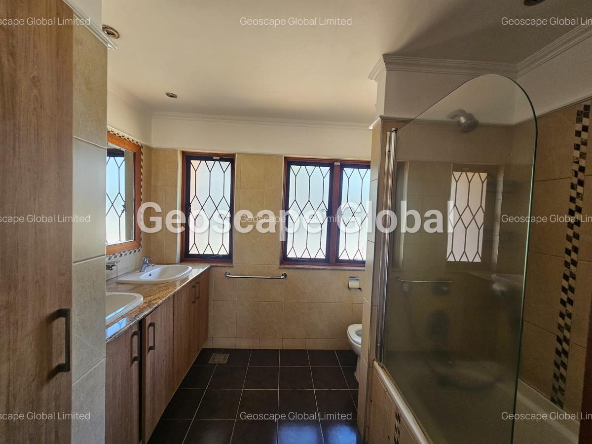 5 Bed House with En Suite in Gigiri - 5