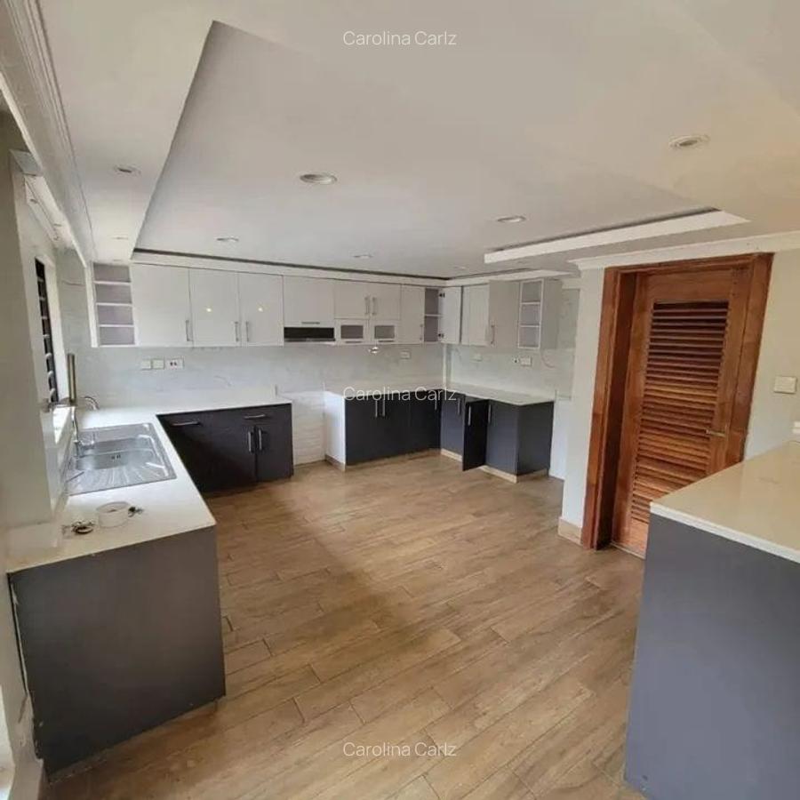 3 Bed Townhouse with En Suite at Loresho - 12