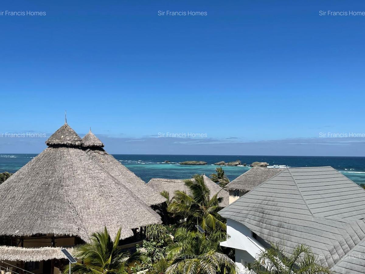 Serviced 6 Bed Apartment with En Suite at Watamu Beach - 11
