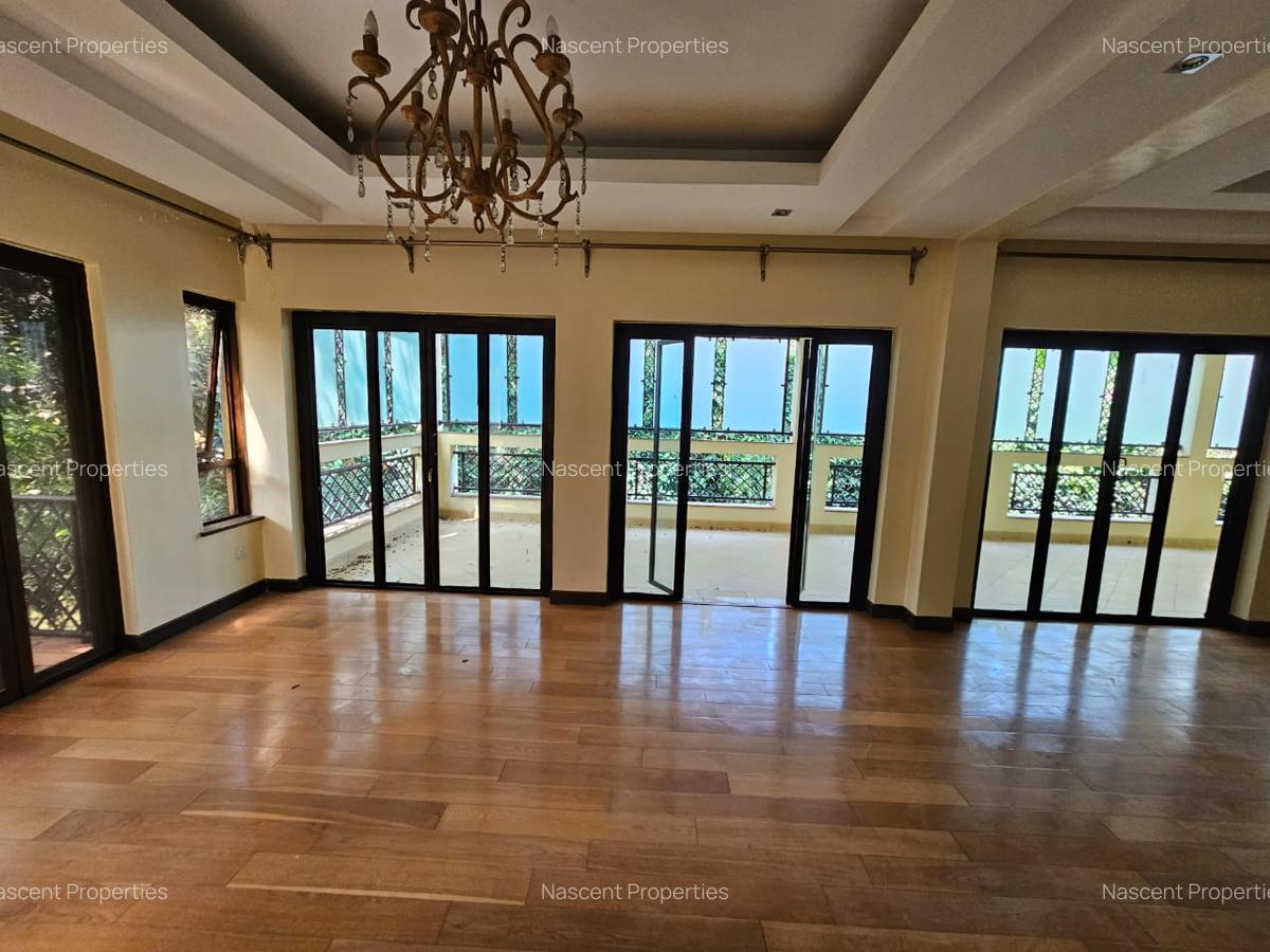 3 Bed Apartment with En Suite in Riverside - 11