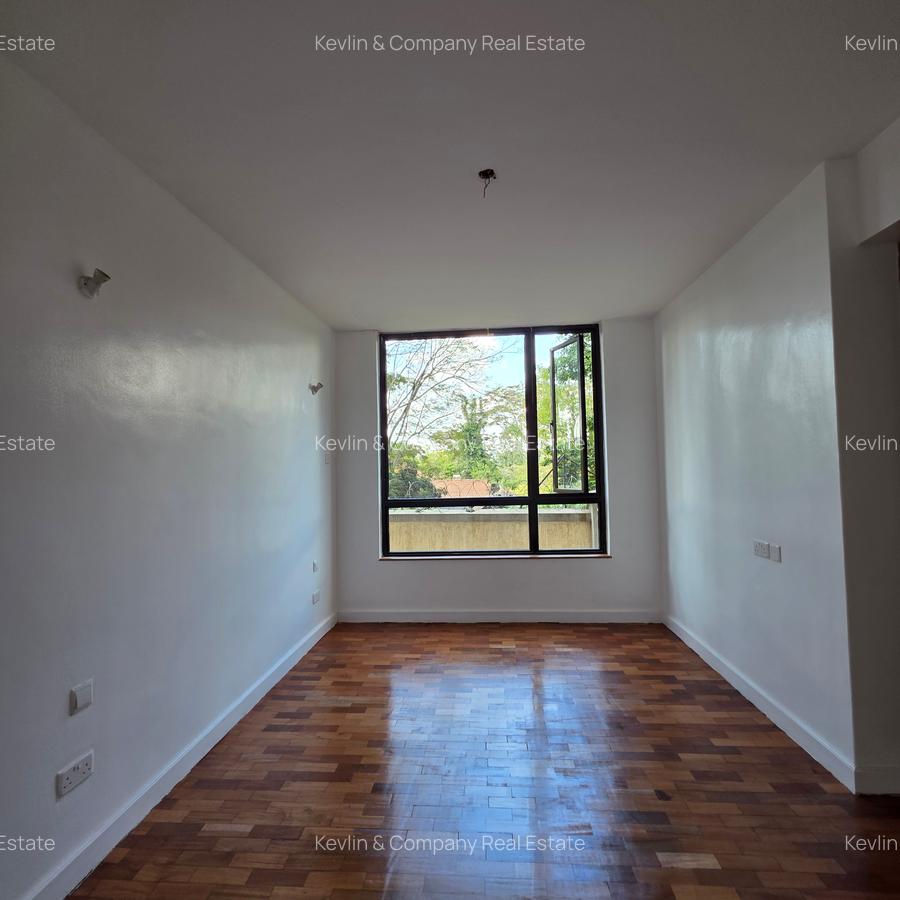 2 Bed Apartment with En Suite at Dennis Pritt - 8