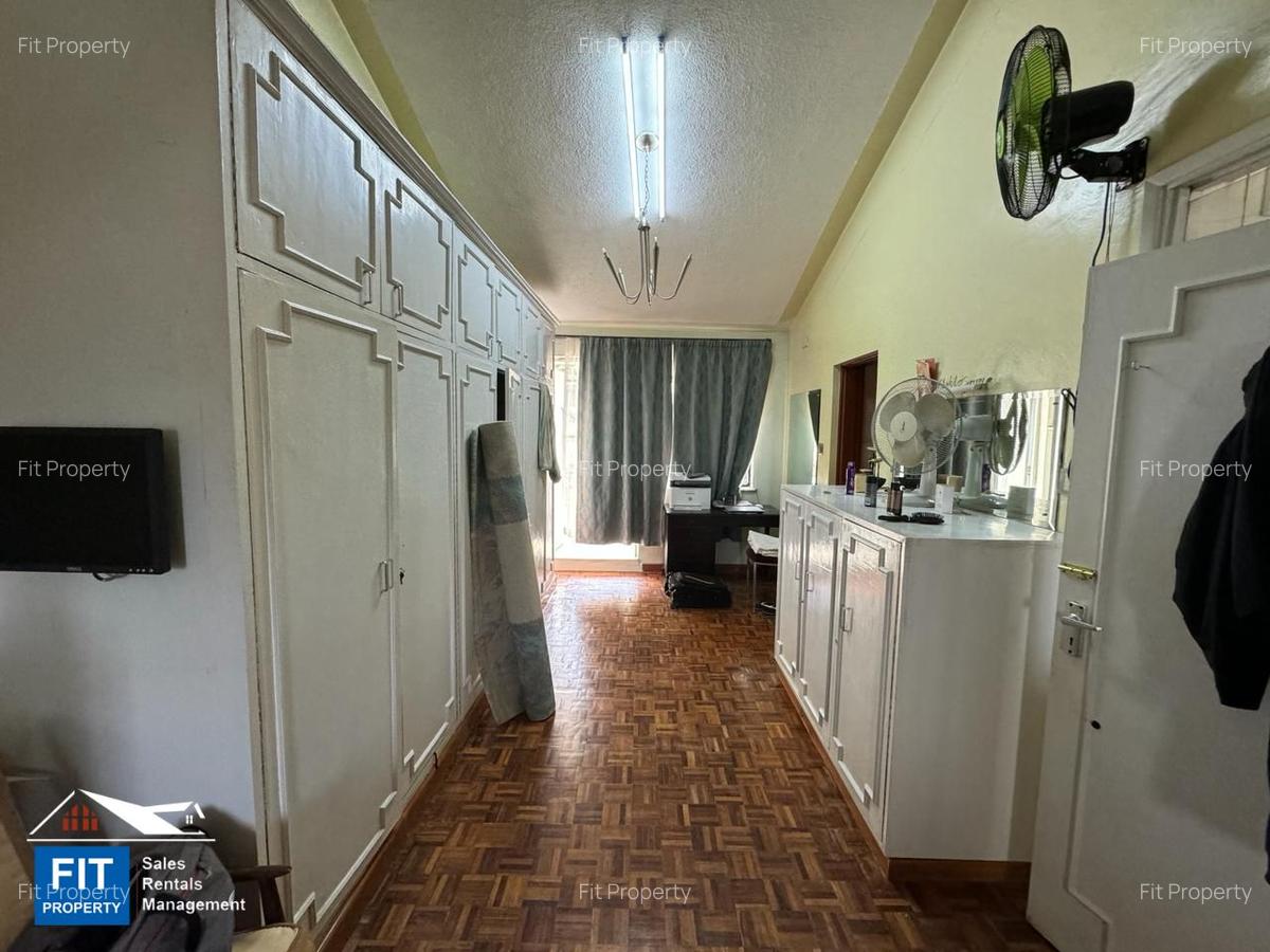 4 Bed House in Parklands - 12