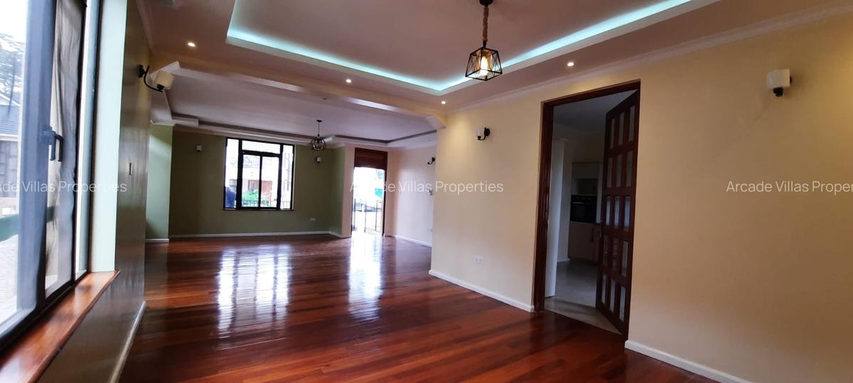 5 Bed Townhouse with En Suite in Lavington - 2