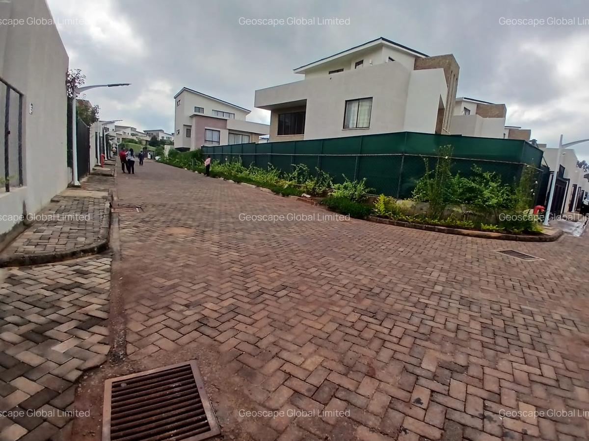 4 Bed House with En Suite in Runda - 5