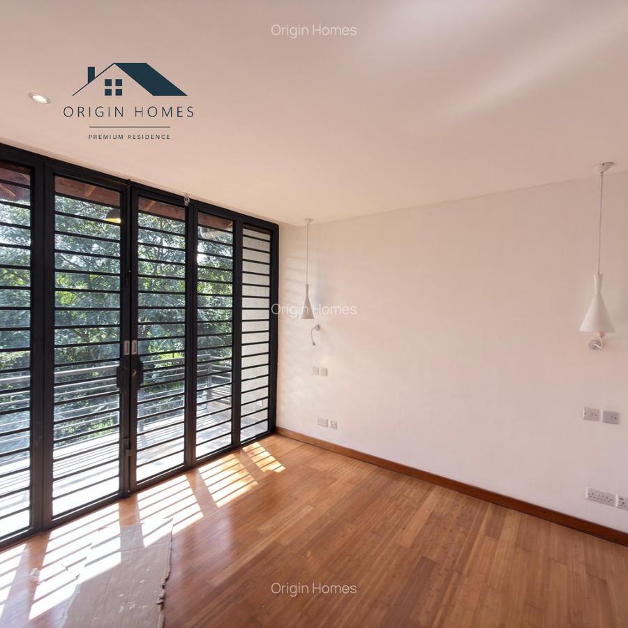 3 Bed House with En Suite at Rosslyn - 4