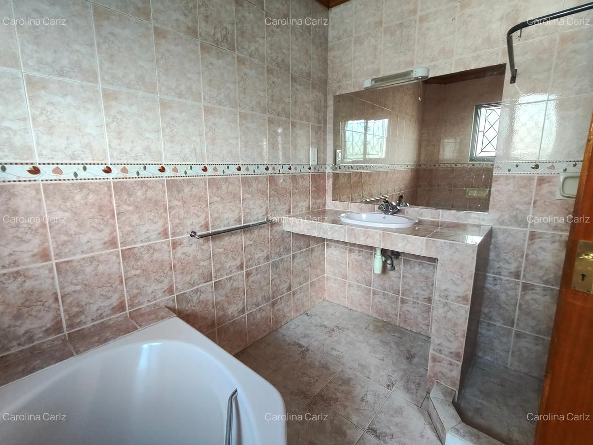 3 Bed Apartment with En Suite at Brookside Drive - 12