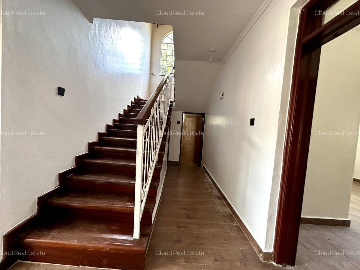 5 Bed Townhouse with En Suite in Lavington - 20