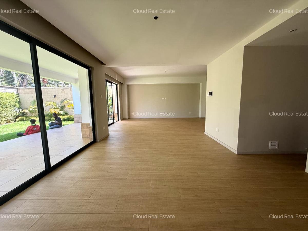 5 Bed House with En Suite in Kyuna - 4