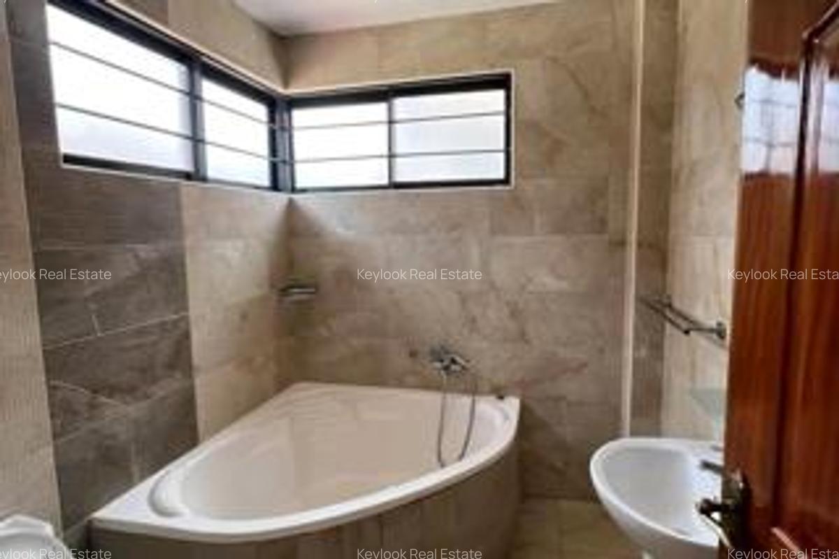 5 Bed Townhouse with En Suite at Lavington Green - 6