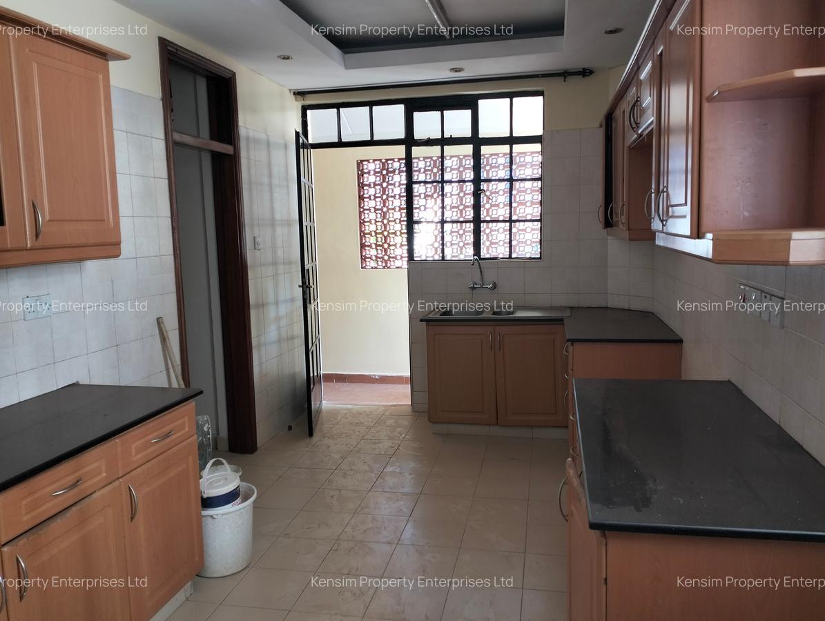 4 Bed Townhouse with En Suite in Lavington - 11