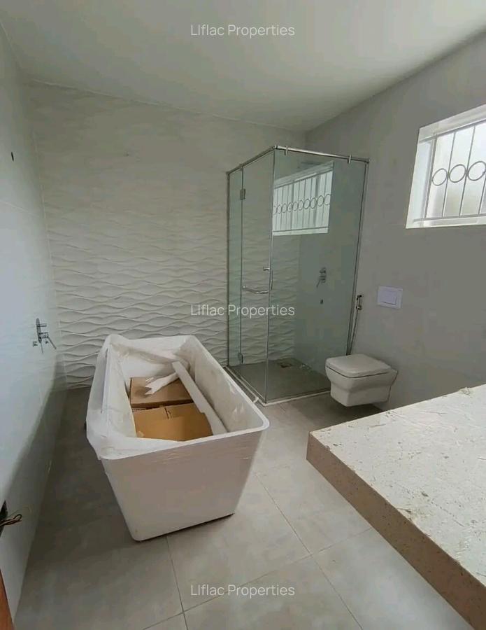 4 Bed House with En Suite in Runda - 5