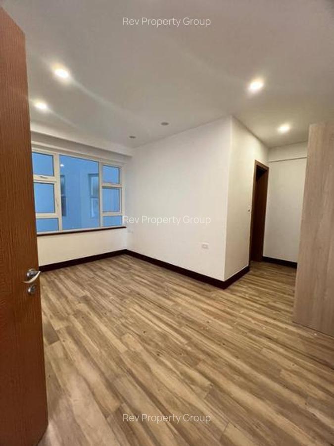 2 Bed Apartment with En Suite in Parklands - 8