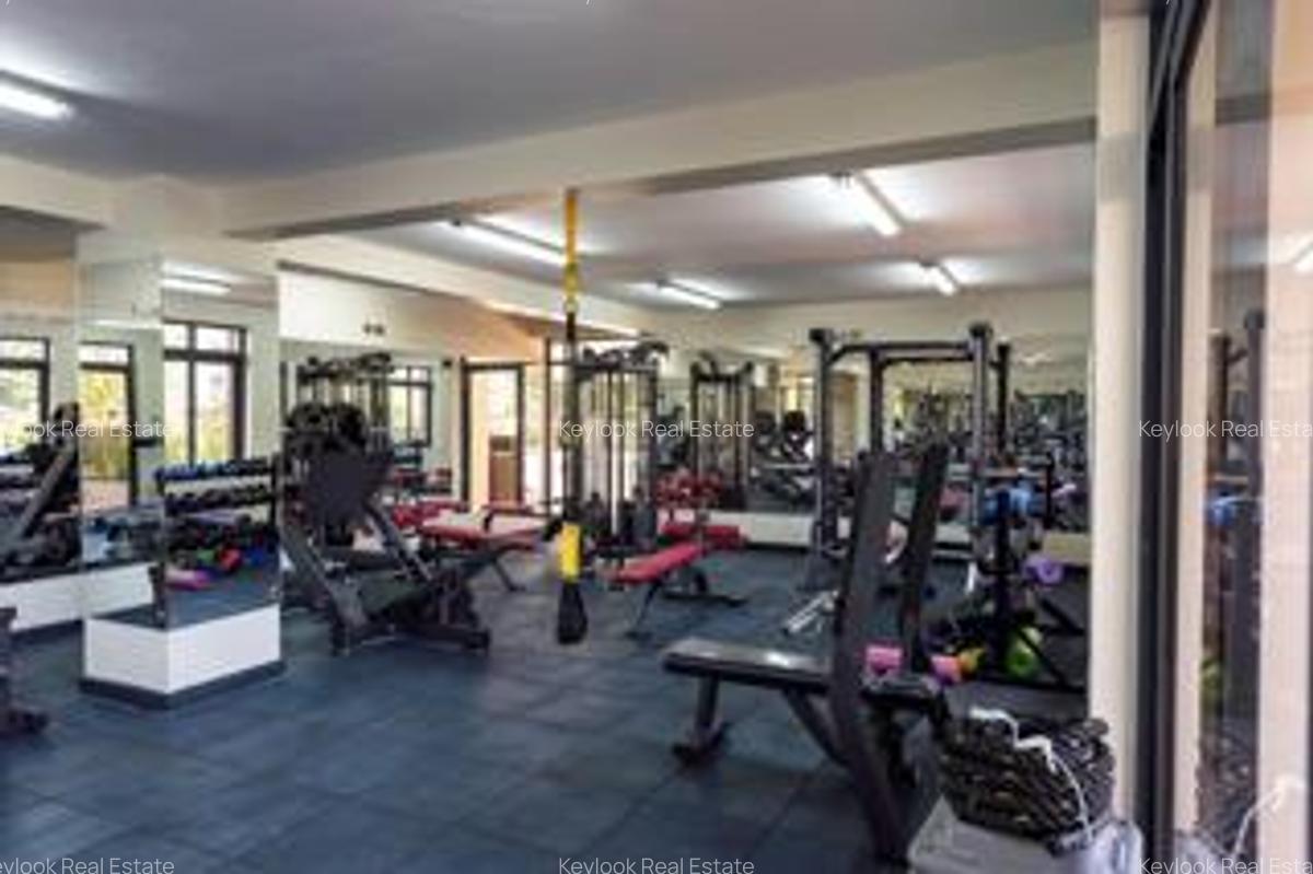 3 Bed Apartment with En Suite at Riverside Drive - 8