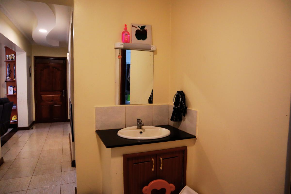 3 Bed Apartment with Borehole in Parklands - 6