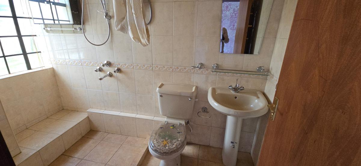 5 Bed Townhouse with En Suite at Kabasiran Avenue - 13