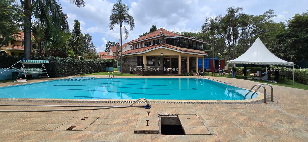 4 Bed Townhouse with En Suite at La - 6