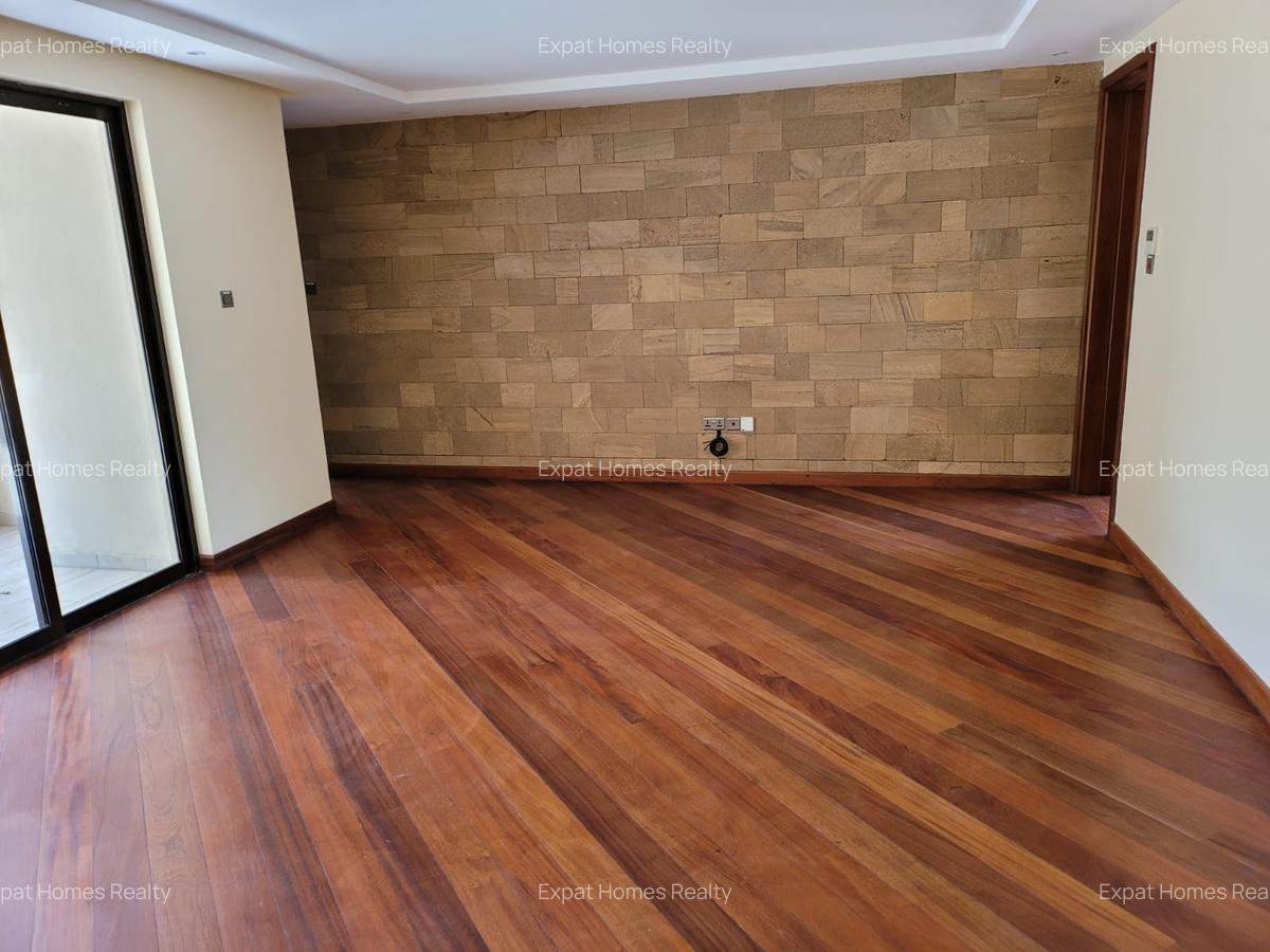 5 Bed Villa with En Suite in Lavington - 9