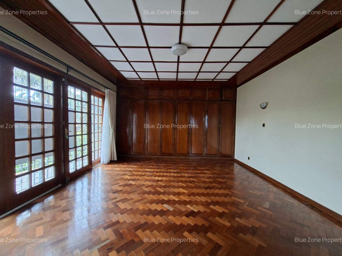 5 Bed House with En Suite at Benin Dr - 18