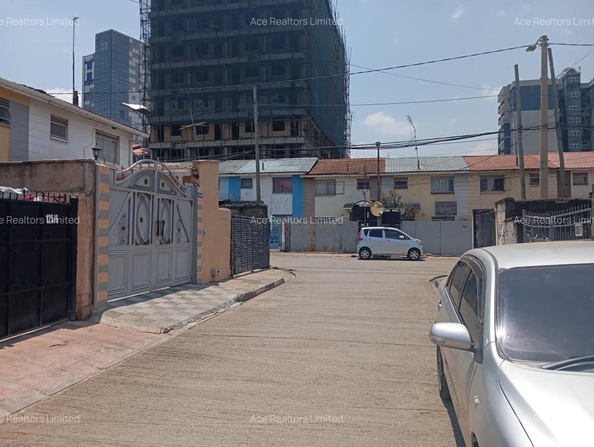 3 Bed Villa with En Suite at Near Nairobi West Hospital Nairobi - 9