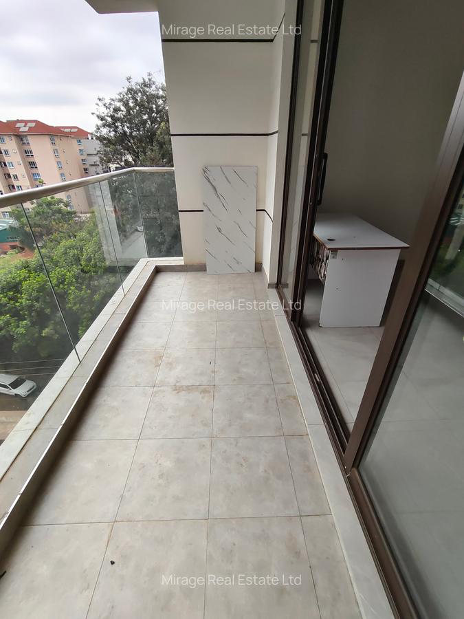 3 Bed Apartment with En Suite in Riverside - 6