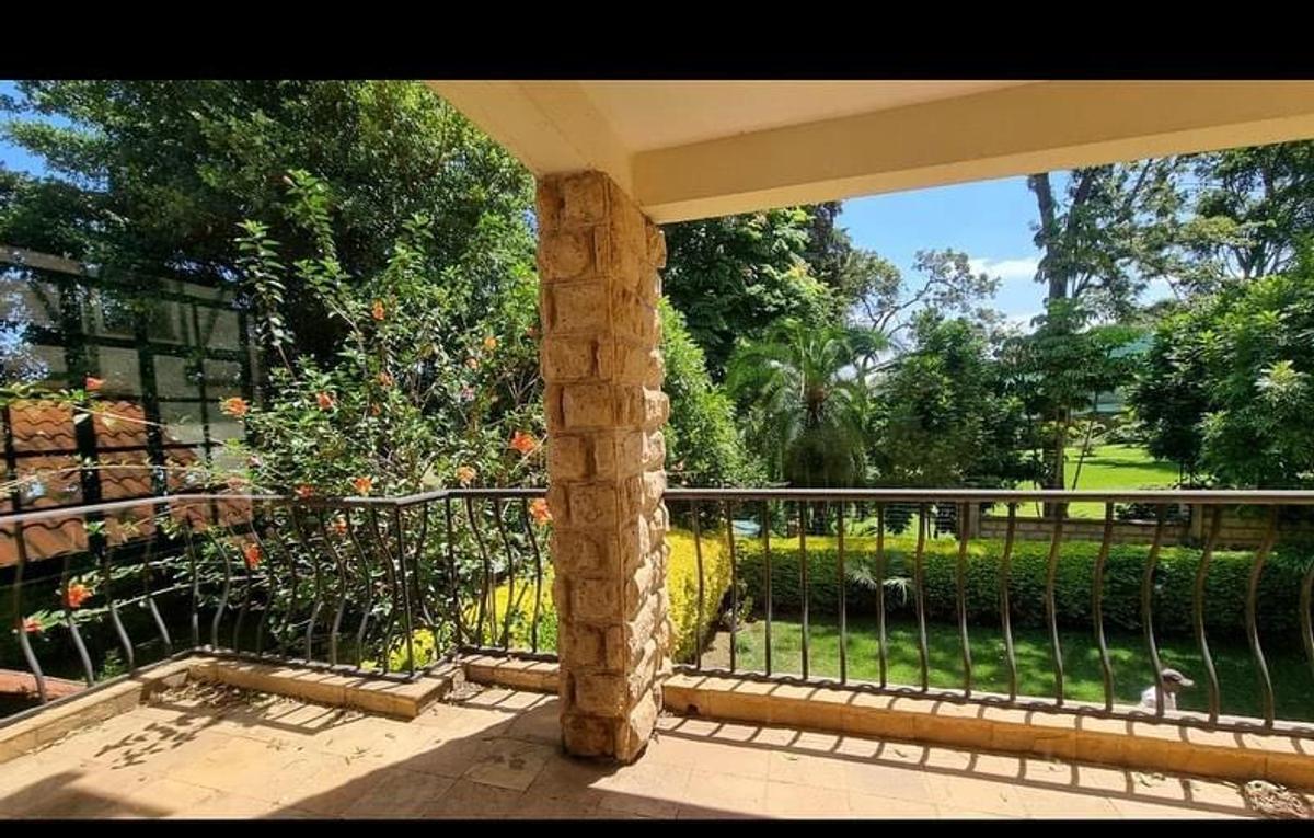 4 Bed Townhouse with En Suite in Lavington - 10