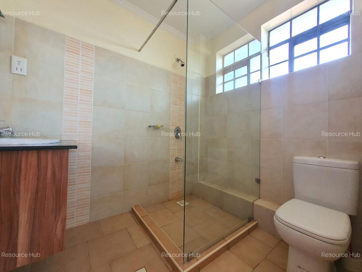 5 Bed Apartment with En Suite at Dennis Pritt - 18