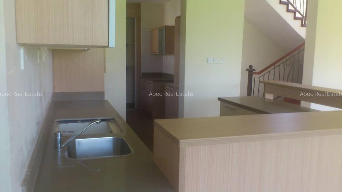 4 Bed House with En Suite at Ridgeways Lane - 11