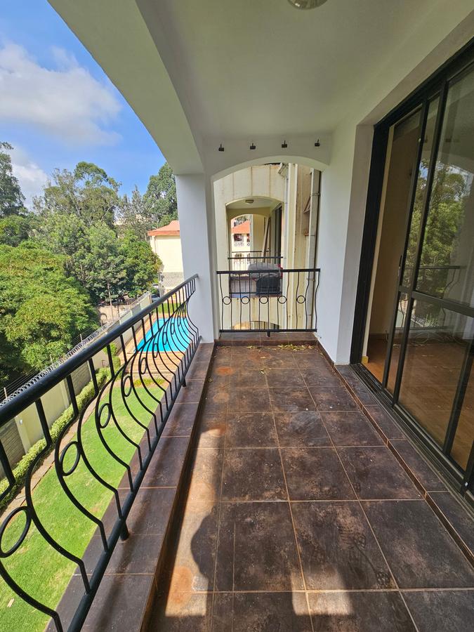 3 Bed Apartment with En Suite at Lavington - 2