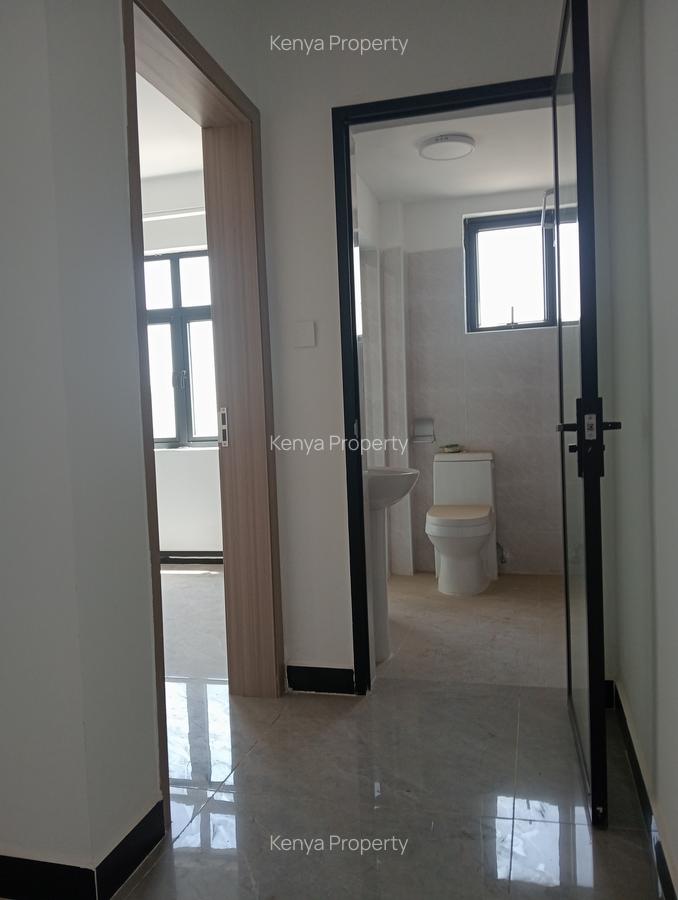 2 Bed Apartment with Swimming Pool in Kilimani - 9