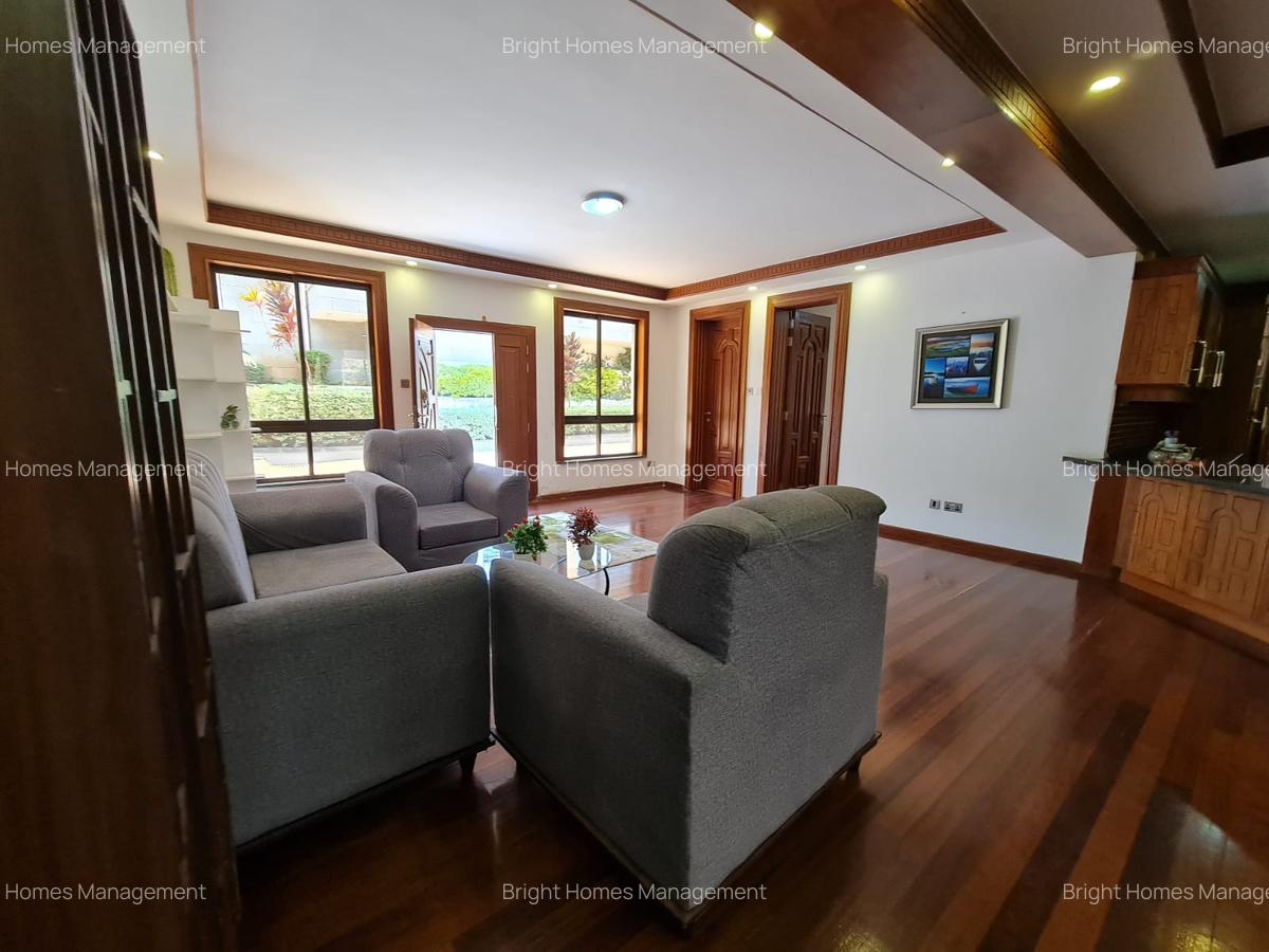 9 Bed Villa with En Suite in Westlands Area - 8