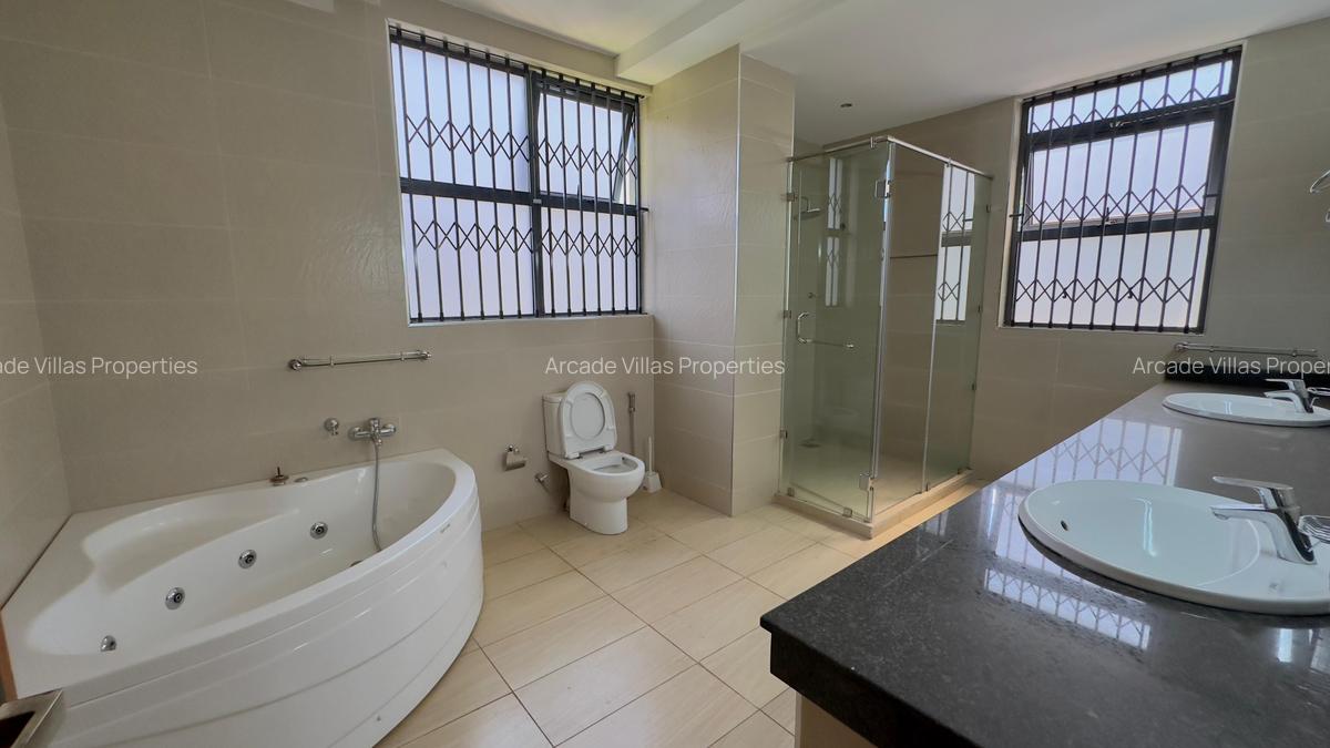 7 Bed Townhouse with En Suite at Kitisuru - 11