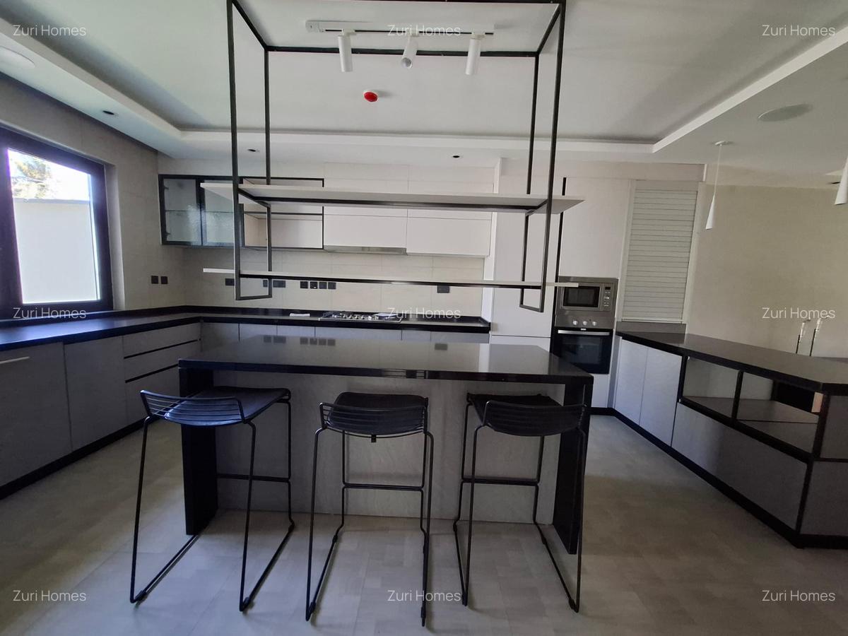 4 Bed Townhouse with En Suite in Lavington - 4