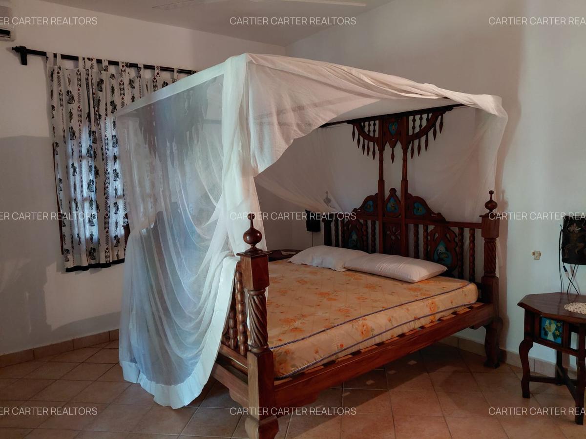4 Bed Villa with En Suite in Watamu - 16