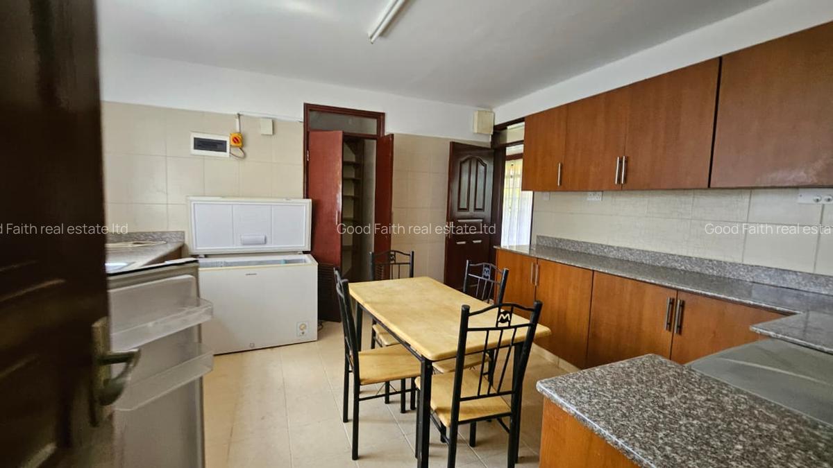 4 Bed Townhouse with En Suite in Kiambu Road - 4