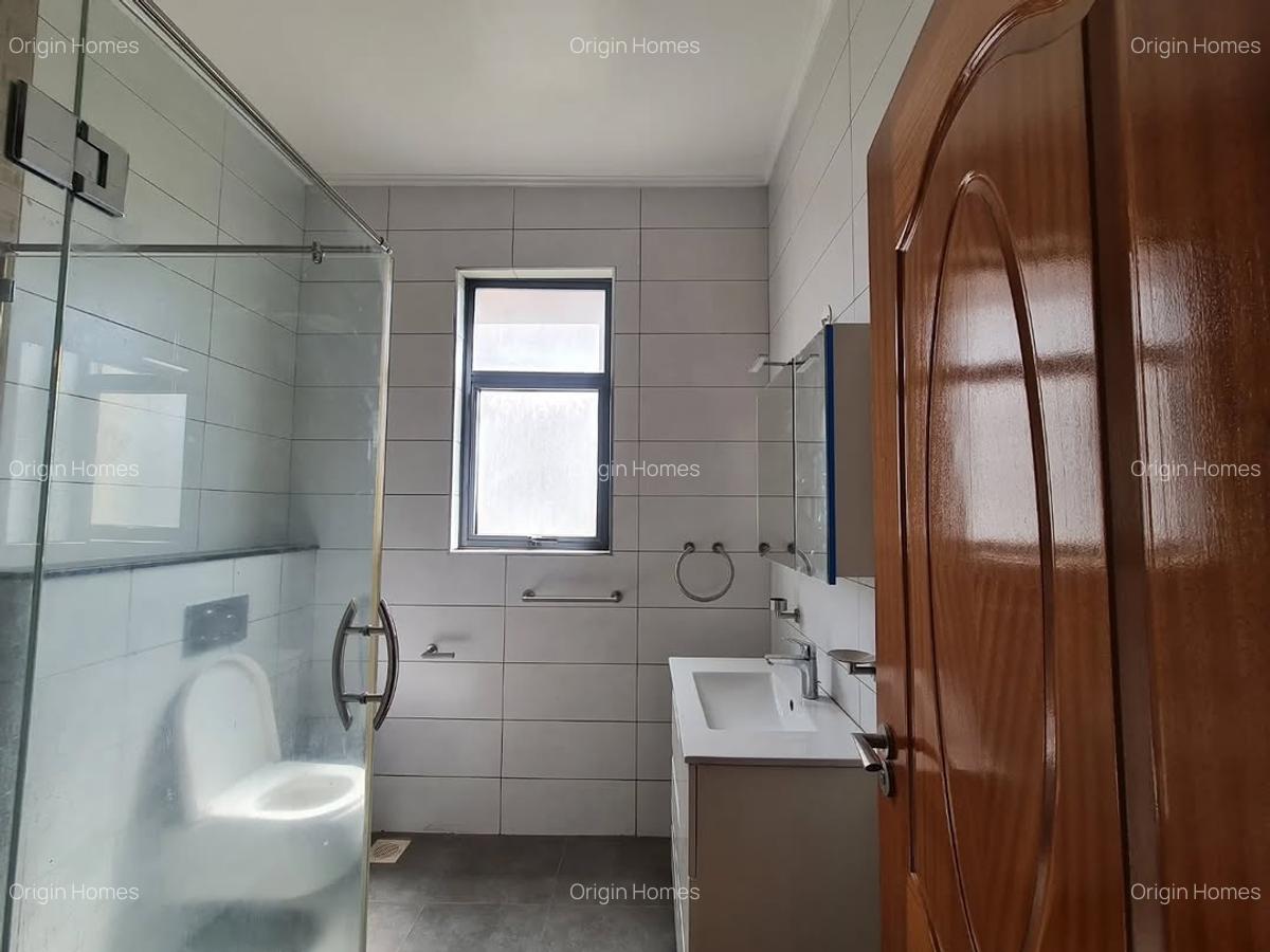 3 Bed Apartment with En Suite at Parklands - 9