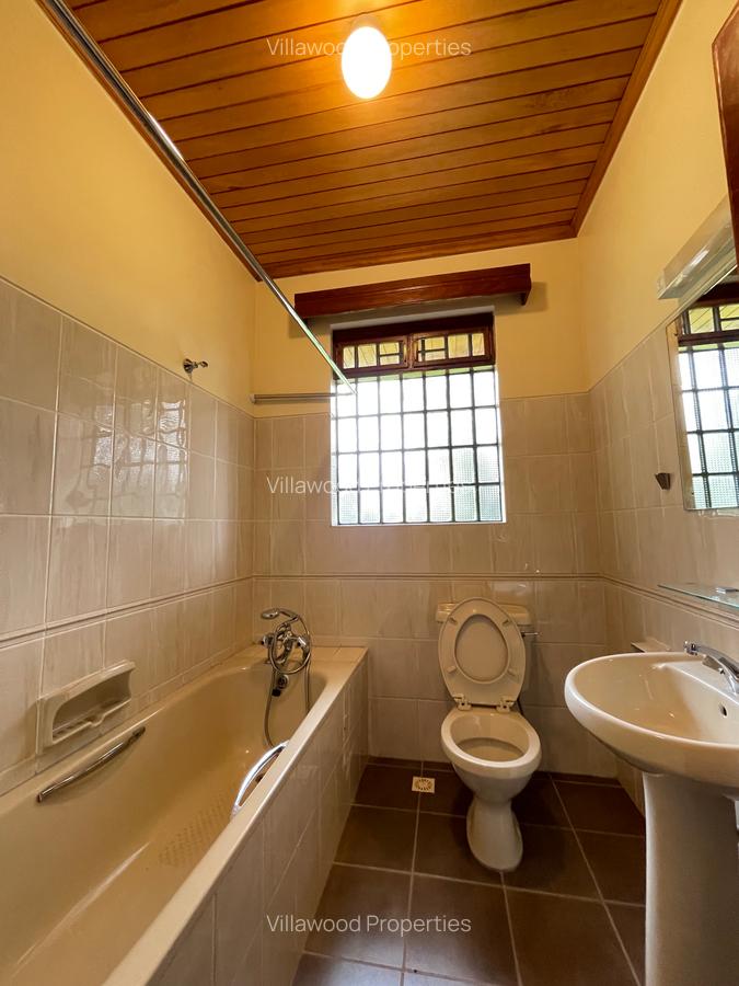 5 Bed Villa with En Suite in Nyari - 13