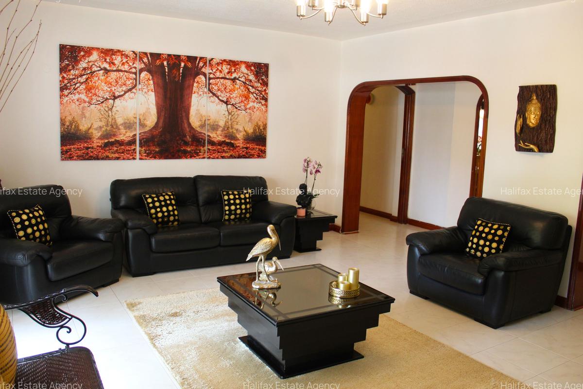 4 Bed Apartment with En Suite in Brookside - 4