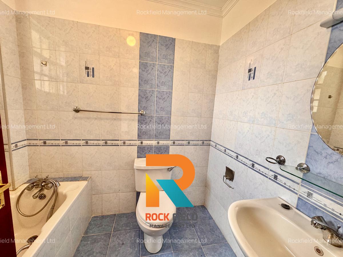 4 Bed Townhouse with En Suite in Rosslyn - 19
