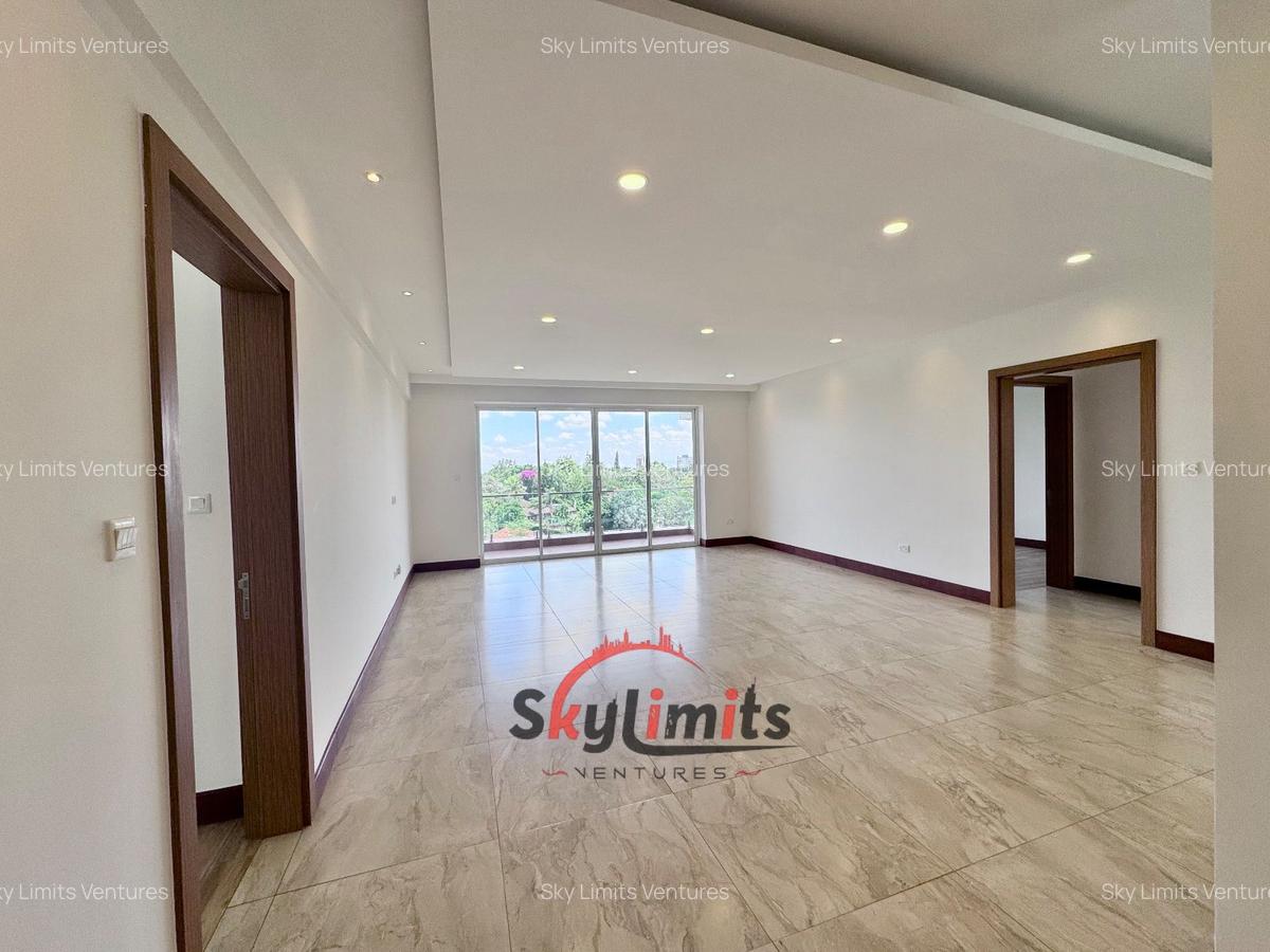 3 Bed Apartment with En Suite in Parklands - 4