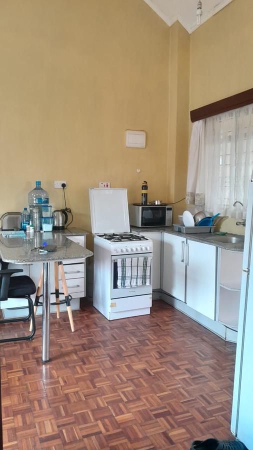 Serviced Studio Apartment with En Suite in Lavington - 3