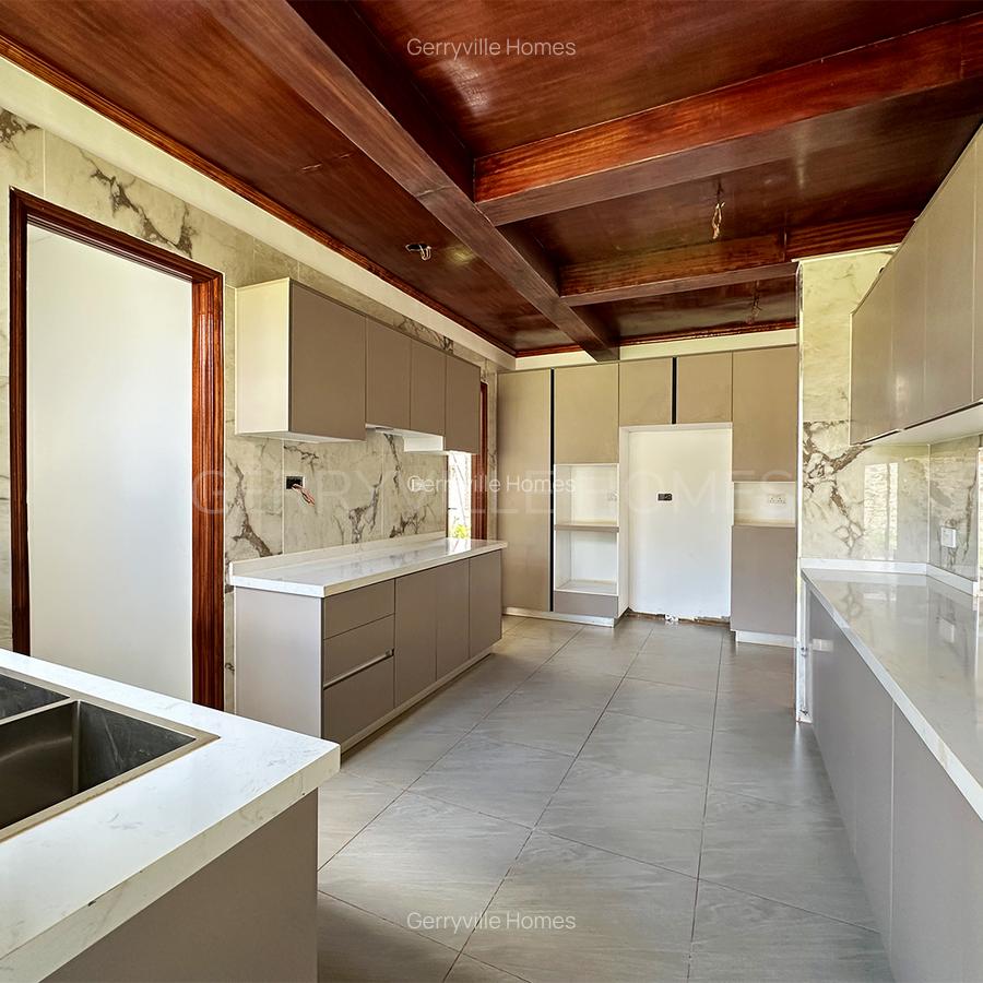 4 Bed Villa with En Suite in Kiambu Road - 4