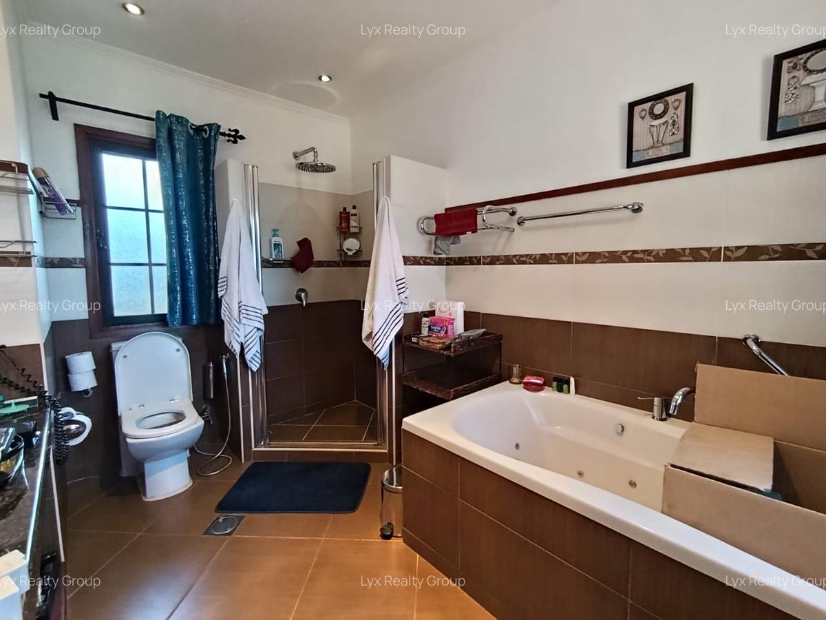 3 Bed Villa with En Suite in Muthaiga - 18