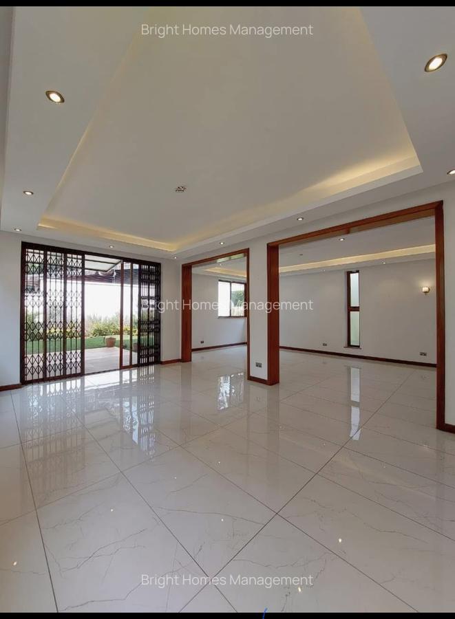 5 Bed Townhouse with En Suite in Lavington - 3