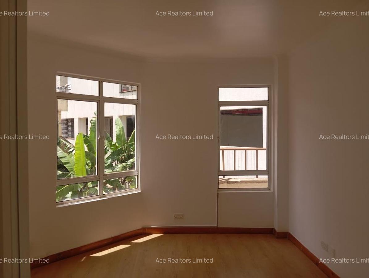 4,000 ft² Office with Service Charge Included at Riverside Drive - 15