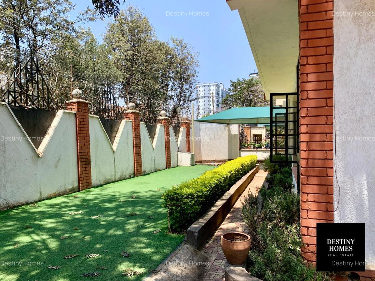 5 Bed Villa with En Suite in Kilimani - 4