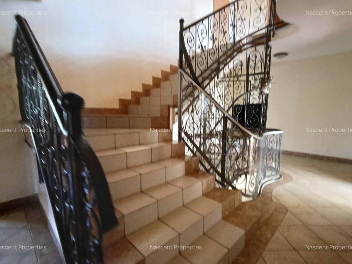 5 Bed House with En Suite at Mimosa - 7