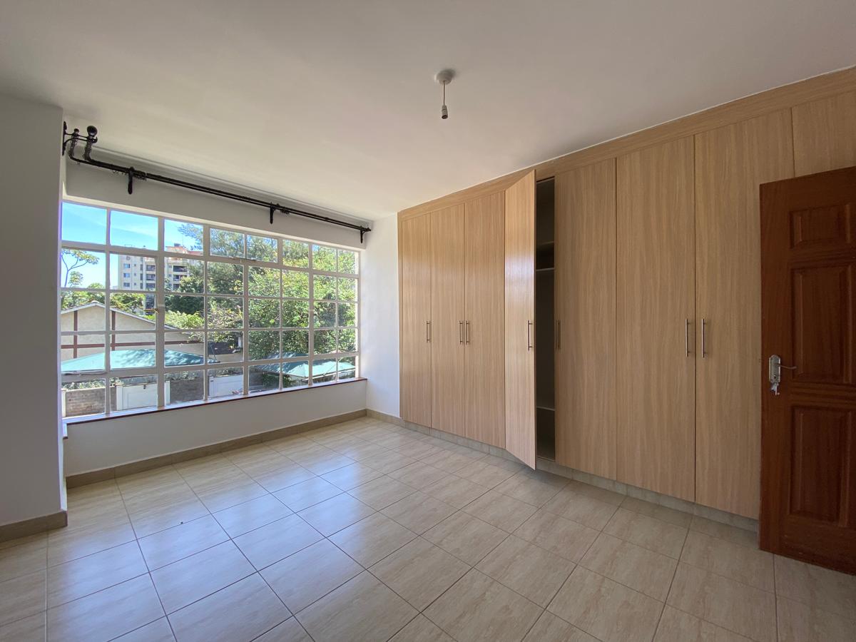 3 Bed Apartment with En Suite in Lavington - 12