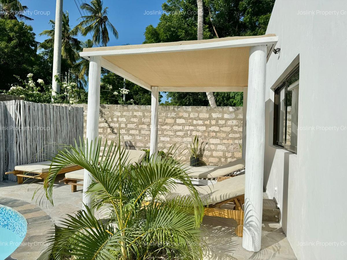 4 Bed Apartment with En Suite at Greenwood Drive - 12